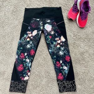 Athleta black rose leggings M